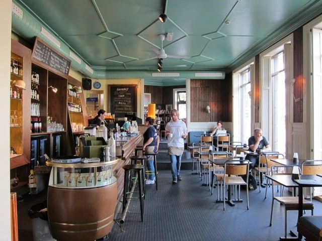 Cafe Laundromat